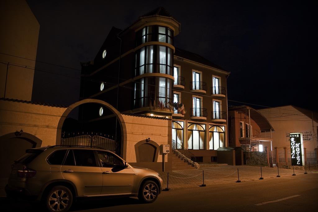 Rhc Royal Hotel Oradea Extérieur photo