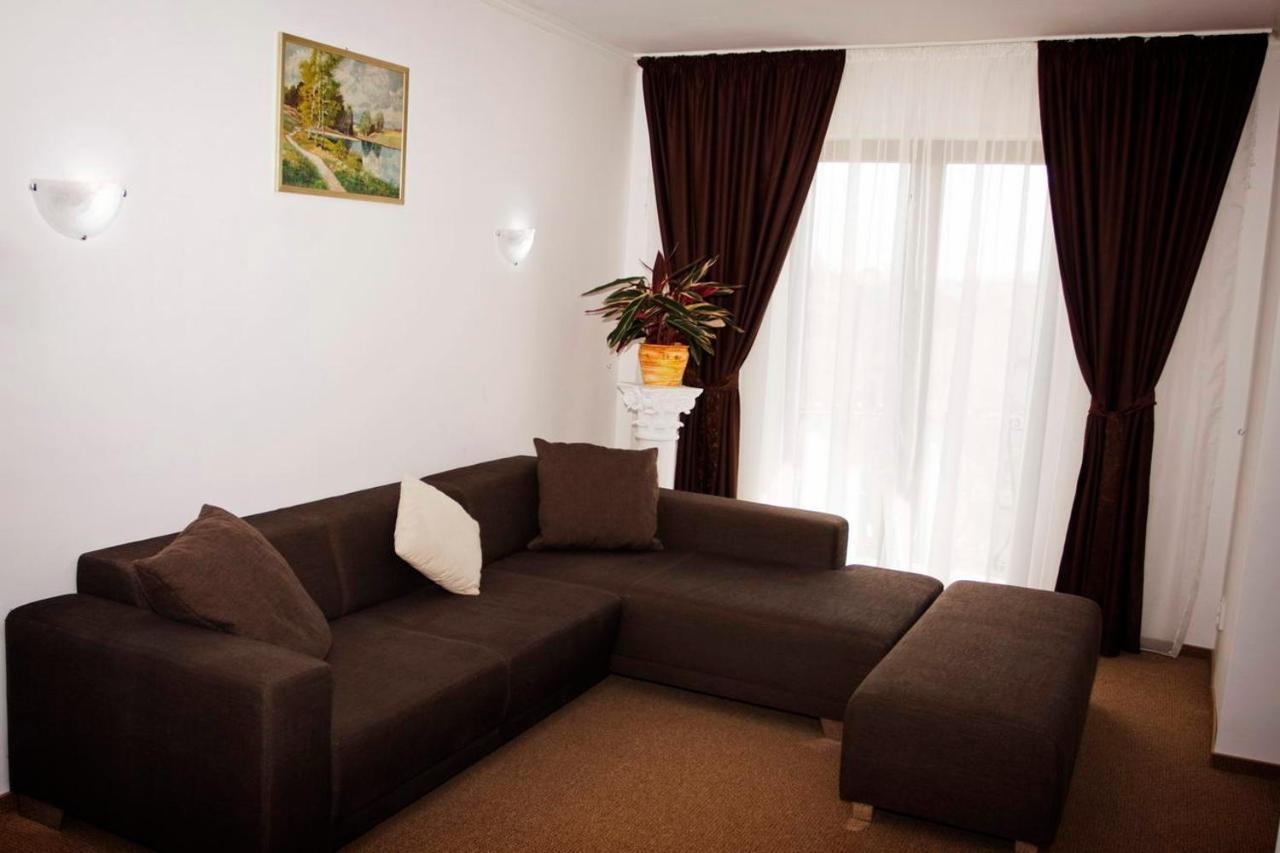 Rhc Royal Hotel Oradea Extérieur photo