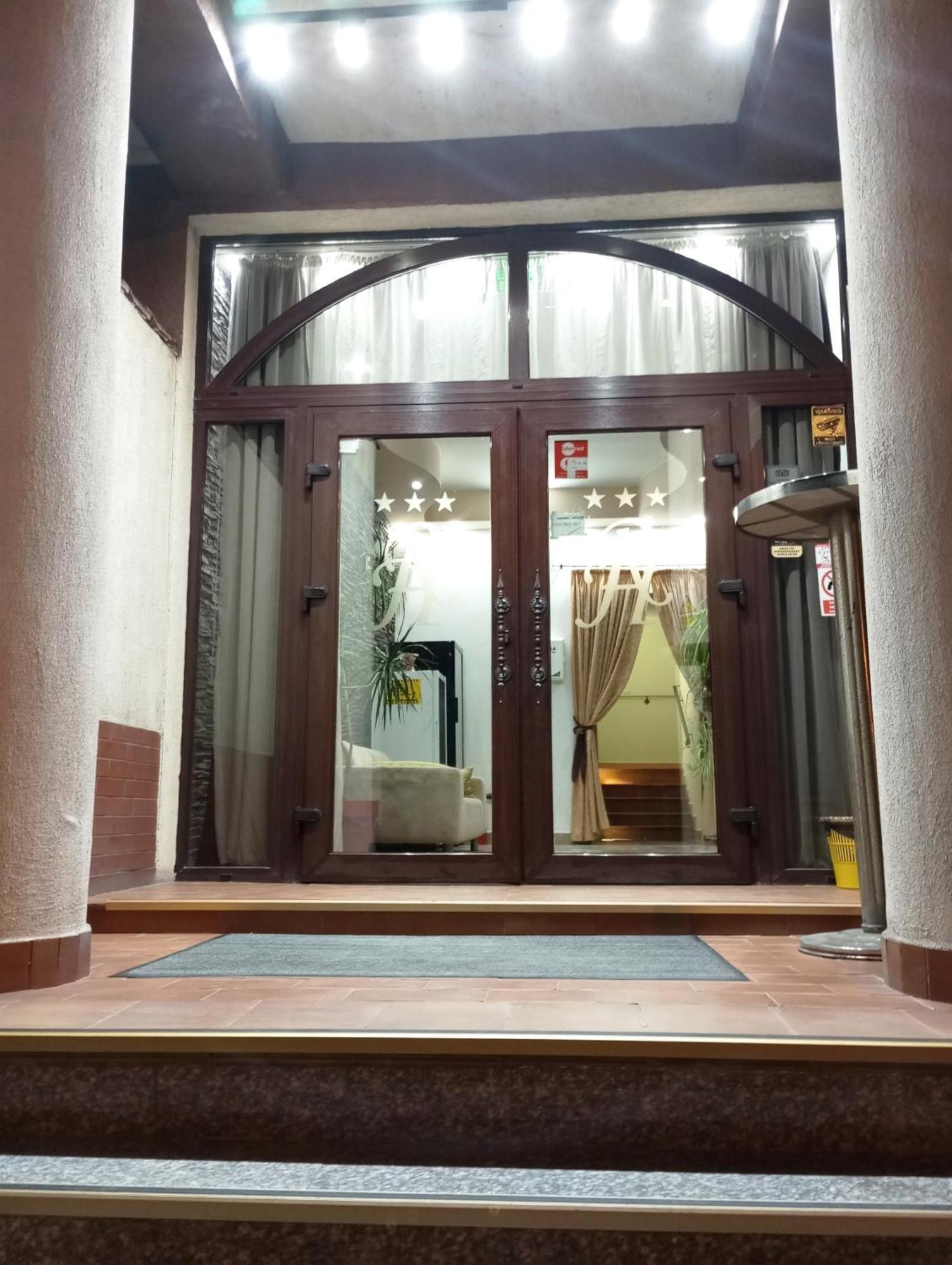 Rhc Royal Hotel Oradea Extérieur photo