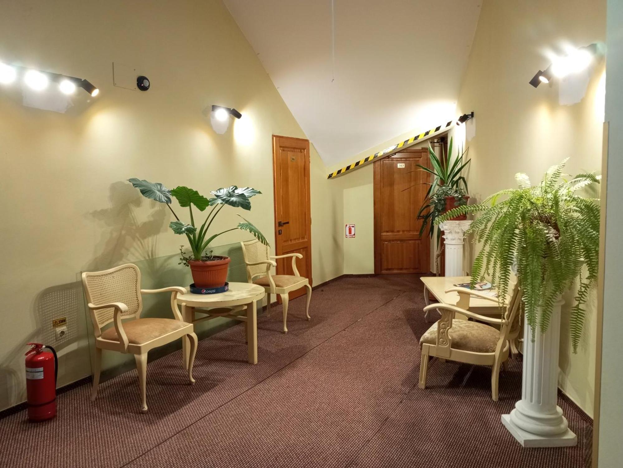 Rhc Royal Hotel Oradea Extérieur photo
