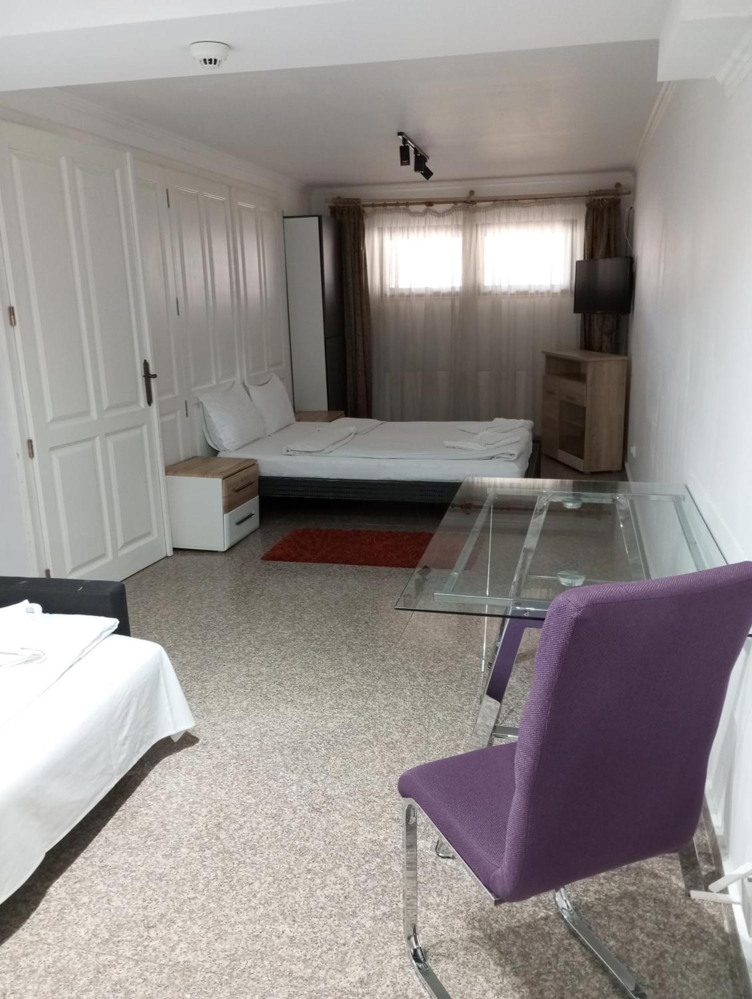 Rhc Royal Hotel Oradea Extérieur photo